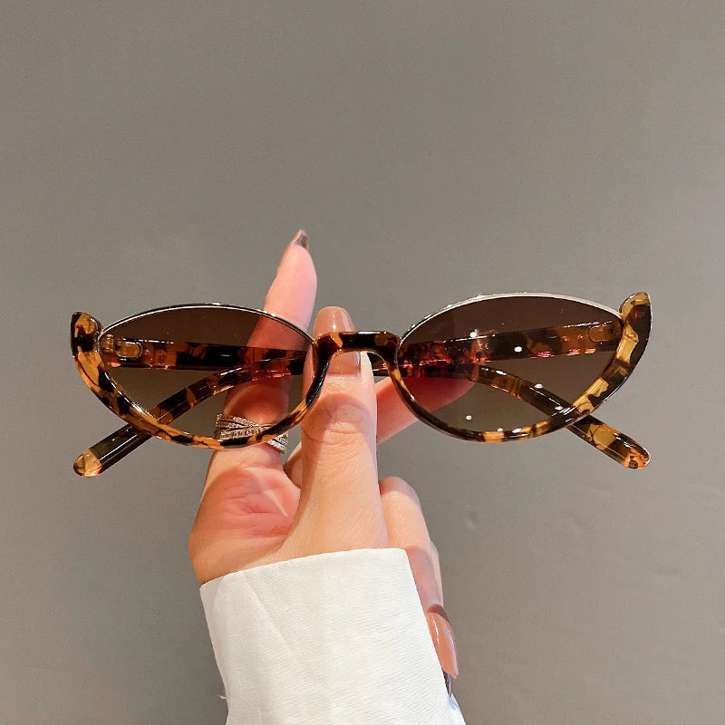 Vittoria Chic Shades - Axel Ross
