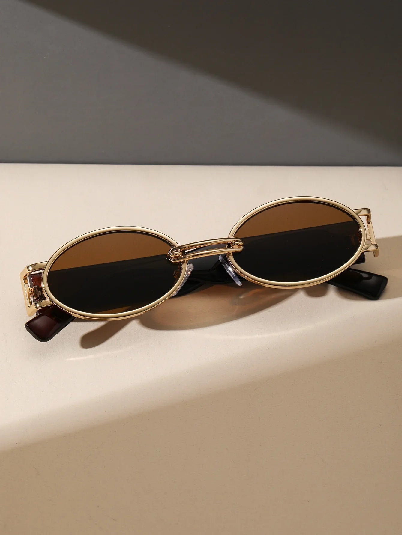 "Alba Serenata" Oval Vintage Sunglasses - Axel Ross
