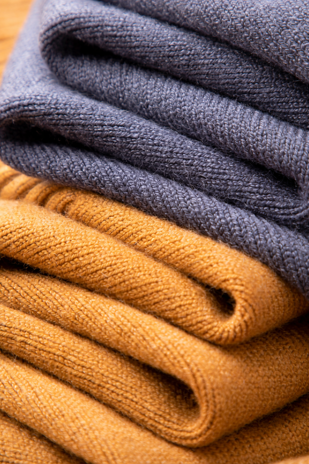 Monte Carlo Linen V-Neck