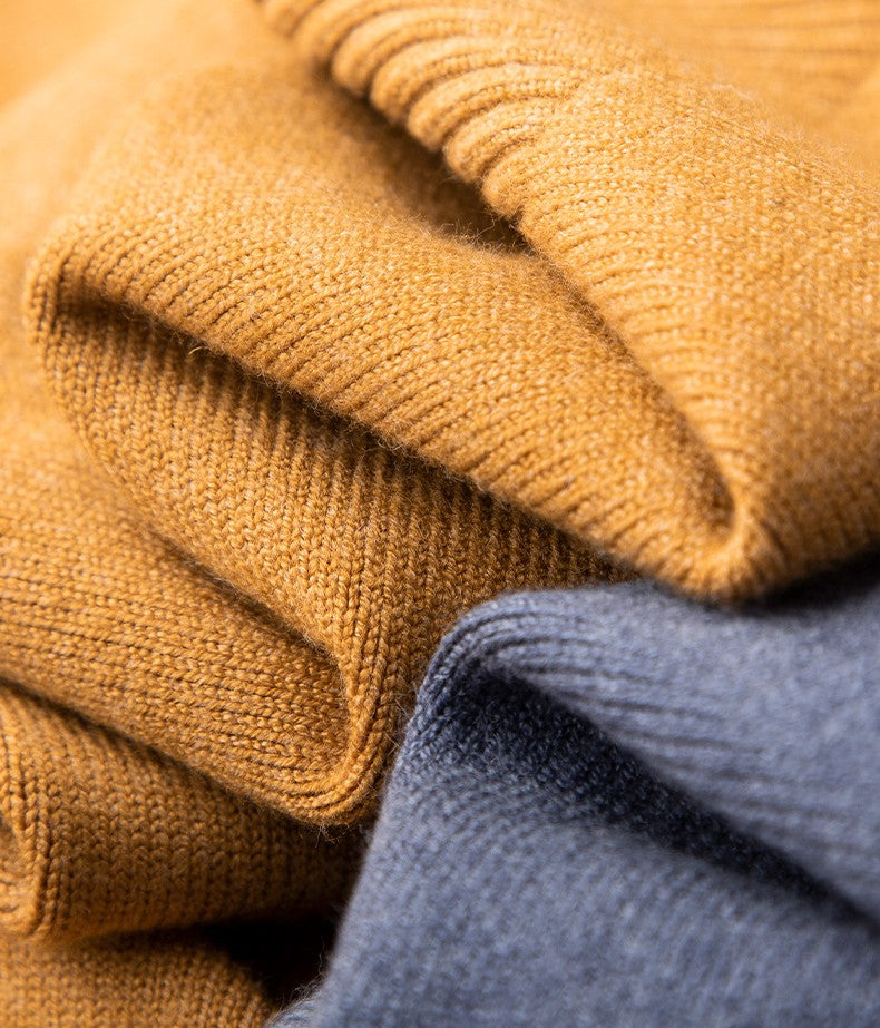 Monte Carlo Linen V-Neck