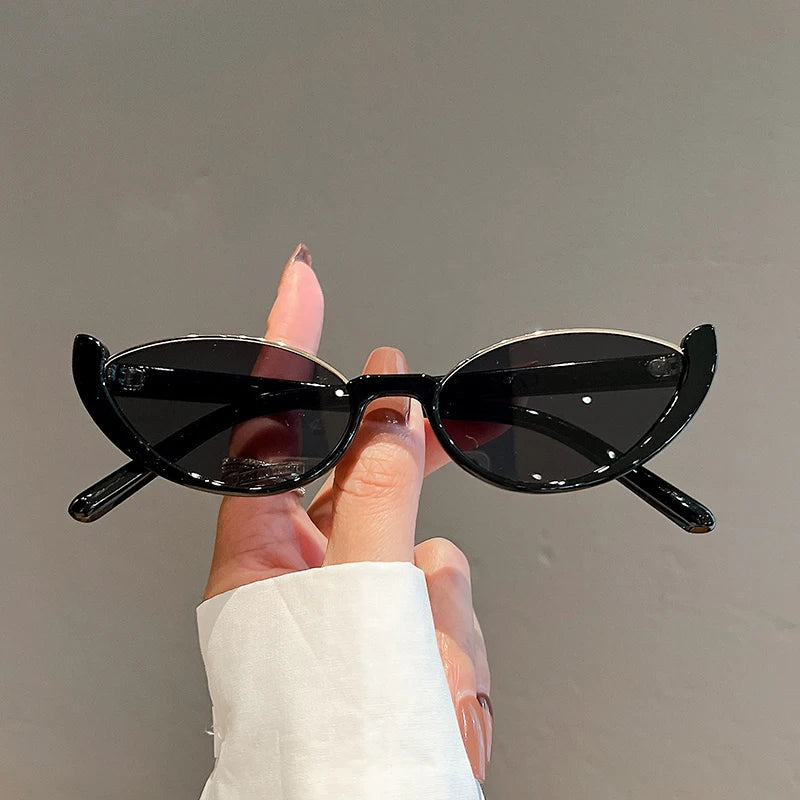 Vittoria Chic Shades - Axel Ross