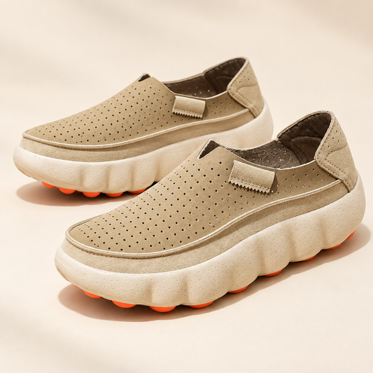 Avelisse loafers in Apricot, perforated upper and sculpted sole